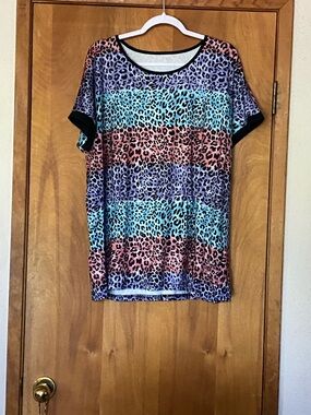 Women's Multicolor Leopard Stripe Short Sleeve Top - Black Trim